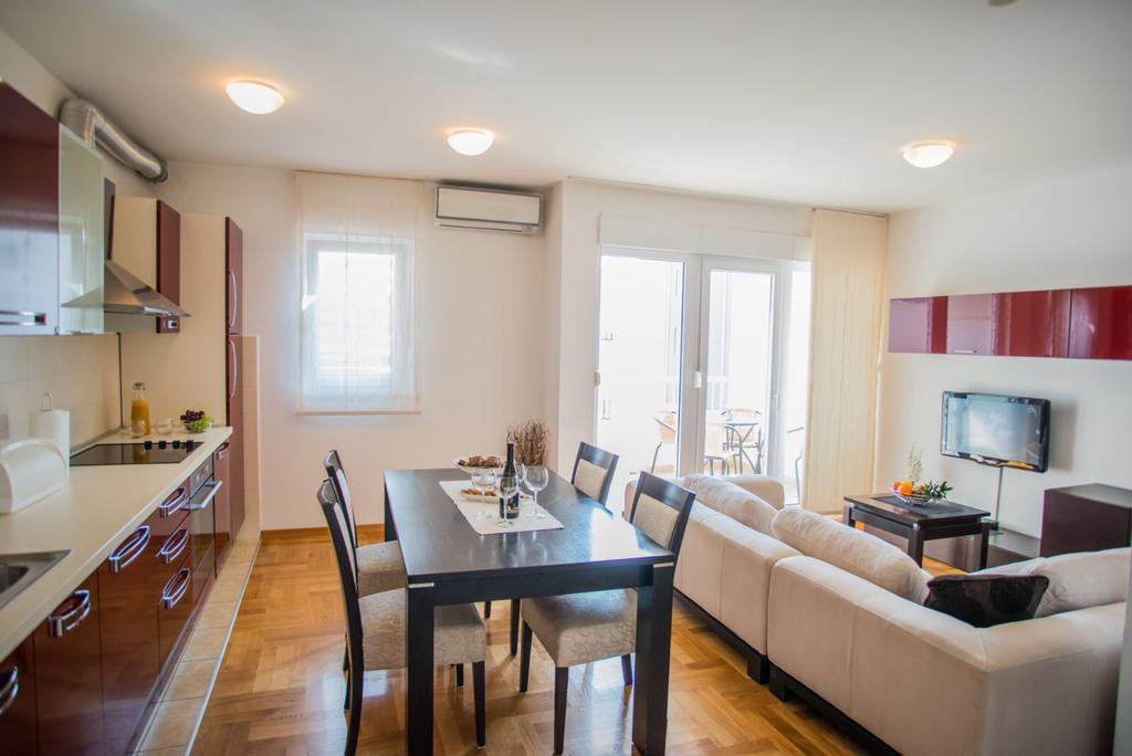 Antonio Apartments On The Beach سبليت المظهر الخارجي الصورة