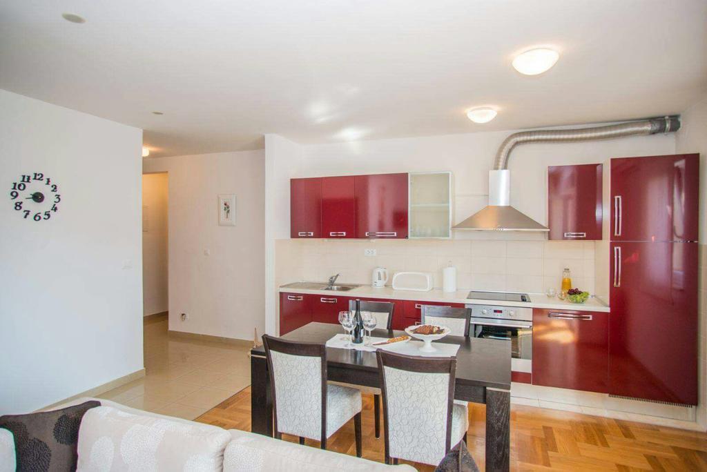 Antonio Apartments On The Beach سبليت المظهر الخارجي الصورة